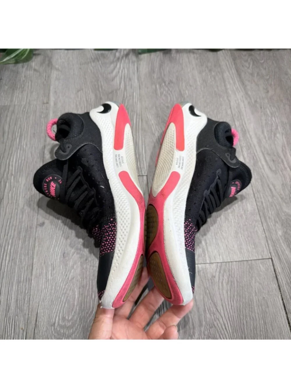 Nike Joyride Run Flyknit AQ2730-003 Mens 7 Women 8.5 Black Pink Running Sneakers - Picture 9 of 11